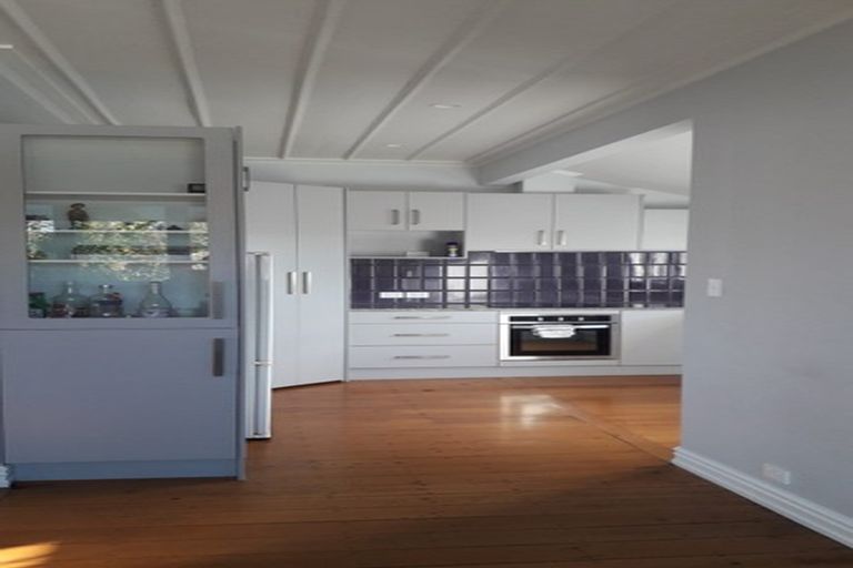 Photo of property in 26 Archibald Road, Kelston, Auckland, 0602