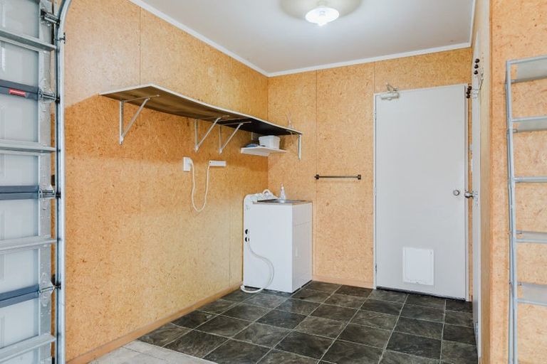 Photo of property in 17 Brooklyn Heights Drive, Kelvin Grove, Palmerston North, 4414