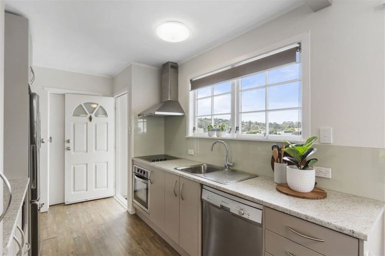 Photo of property in 117 Stanley Road, Glenfield, Auckland, 0629