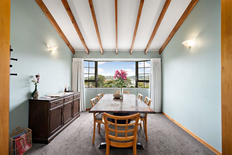 Photo of property in 17 David Crescent, Karori, Wellington, 6012