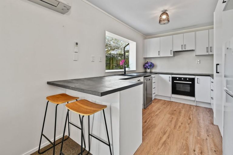 Photo of property in 21 Tonson Place, Weymouth, Auckland, 2103