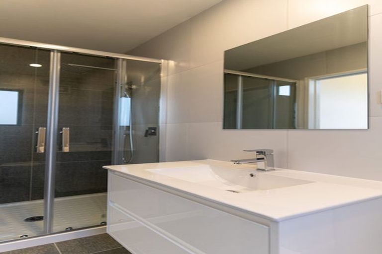 Photo of property in 11 Rangimarie Close, Opaheke, Papakura, 2113