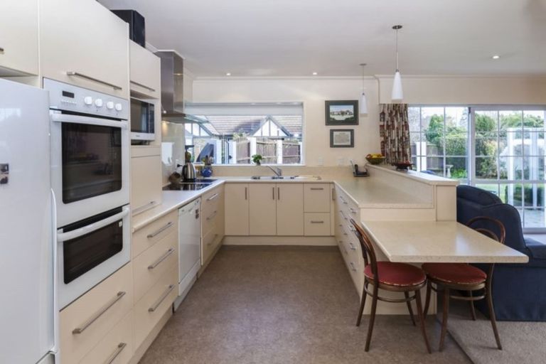 Photo of property in 125 Fendalton Road, Fendalton, Christchurch, 8014