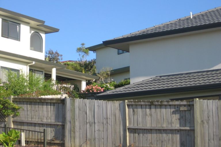 Photo of property in 1/11 Mossop Rise, Glenfield, Auckland, 0629
