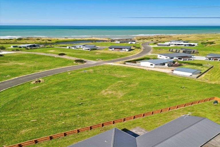 Photo of property in 8 Rosemount Road, Waverley, 4591