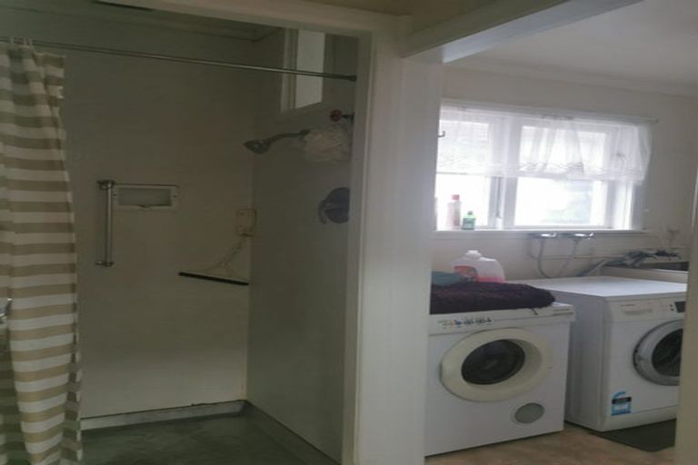 Photo of property in 42 Gibbons Street, Upper Hutt Central, Upper Hutt, 5018