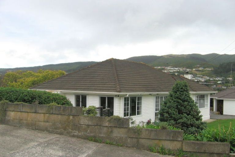 Photo of property in 2 Matai Street, Tawa, Wellington, 5028