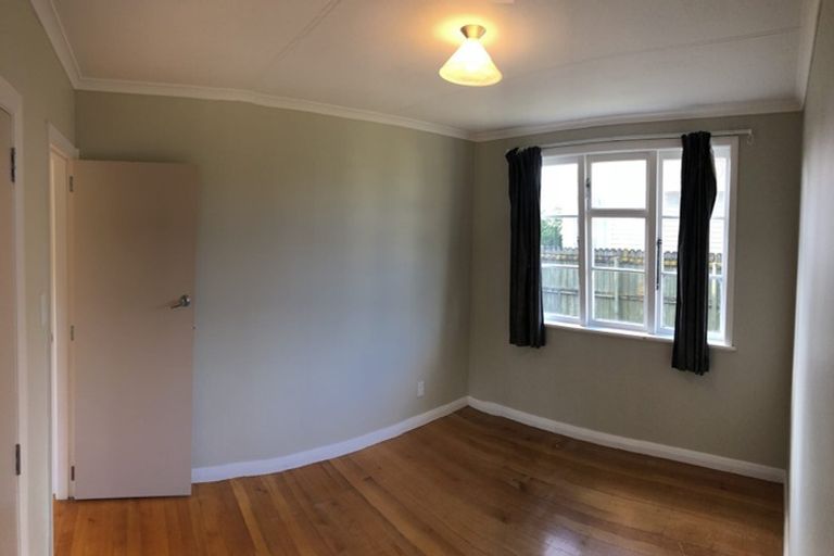 Photo of property in 8 Arimu Road, Papakura, 2110