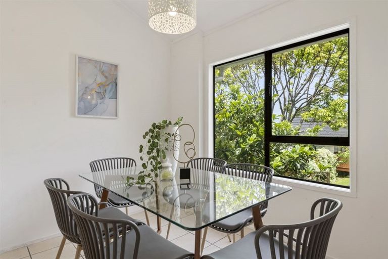 Photo of property in 1/4 Braund Place, Glenfield, Auckland, 0629