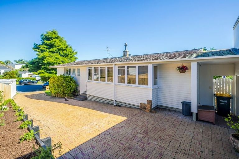 Photo of property in 8 Miro Place, Waiuku, 2123