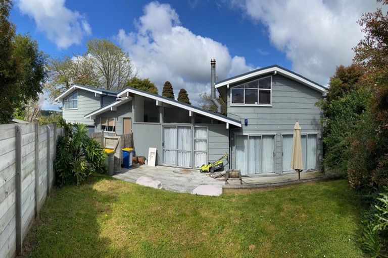 Photo of property in 3 Ballial Place, West Harbour, Auckland, 0618