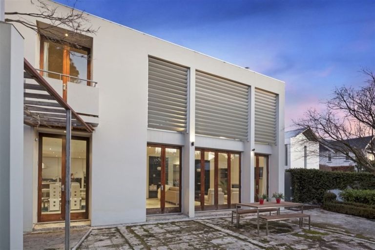 Photo of property in 100a Glandovey Road, Fendalton, Christchurch, 8052