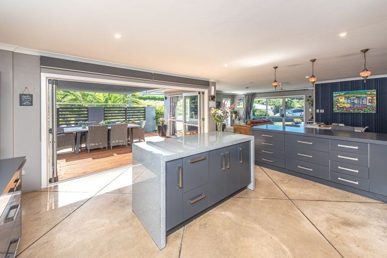 Photo of property in 18 Golf Vue Place, Castlecliff, Whanganui, 4501