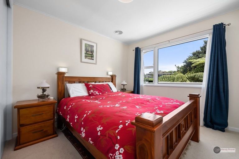 Photo of property in 18 Magnolia Grove, Maungaraki, Lower Hutt, 5010