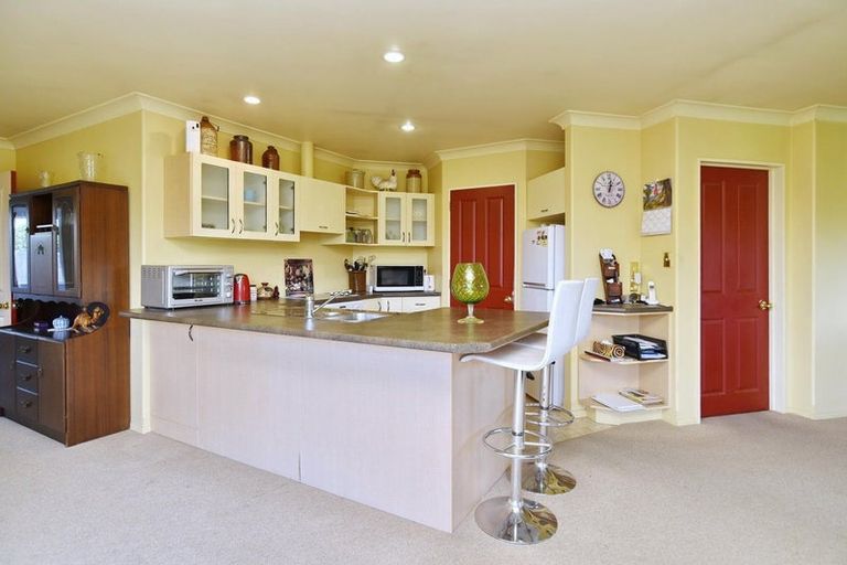 Photo of property in 72 Church Street, Oxford, 7430