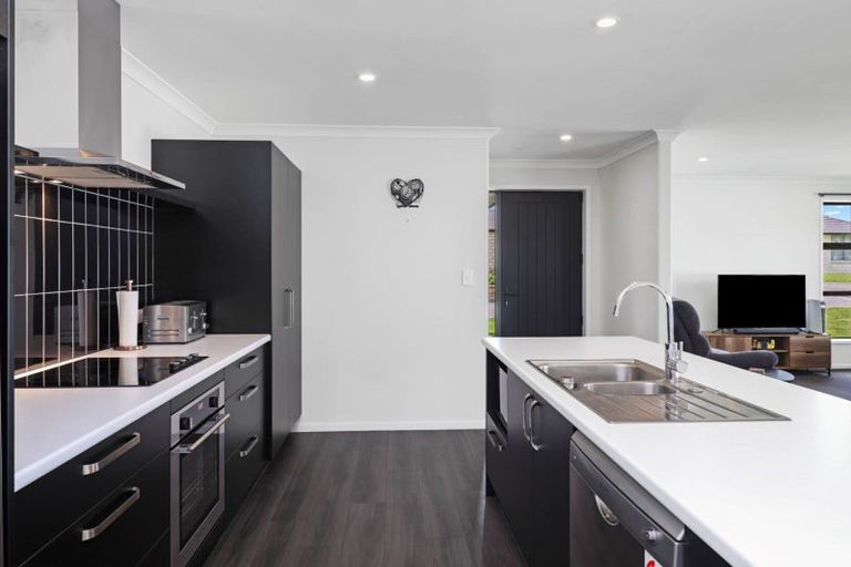 Photo of property in 22c Clive Road, Katikati, 3129