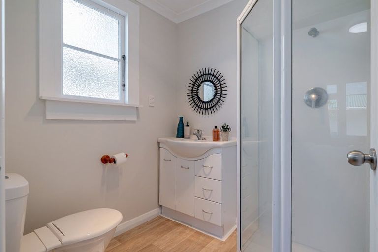 Photo of property in 14 Napier Road, Terrace End, Palmerston North, 4410