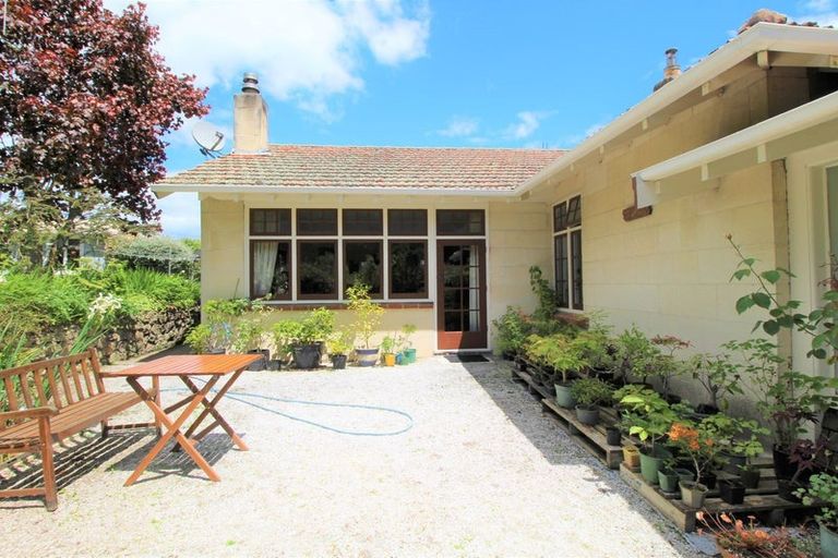 Photo of property in 15 Awamoa Road, South Hill, Oamaru, 9400