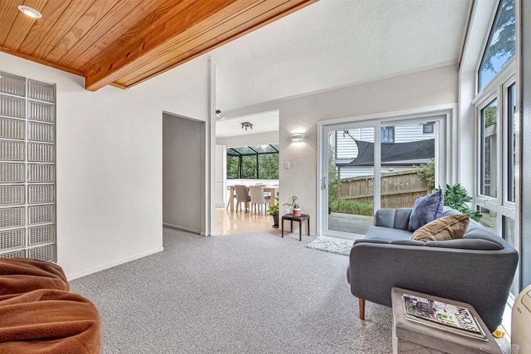 Photo of property in 38 Eugenia Rise, Totara Heights, Auckland, 2105