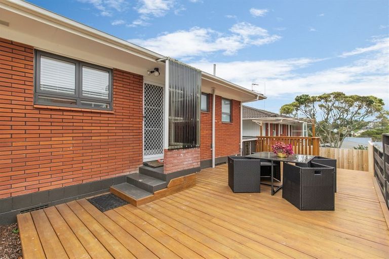 Photo of property in 1/53 Girrahween Drive, Totara Vale, Auckland, 0629