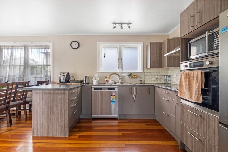 Photo of property in 135 Clevedon Road, Papakura, 2110