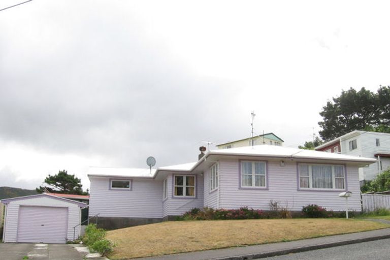 Photo of property in 12 Montreal Grove, Kingston, Wellington, 6021