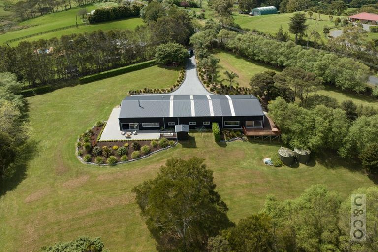 Photo of property in 69a Waikoukou Valley Road, Waimauku, 0882