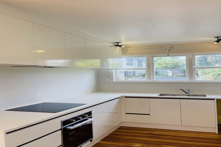 Photo of property in 57 Savoy Road, Glen Eden, Auckland, 0602