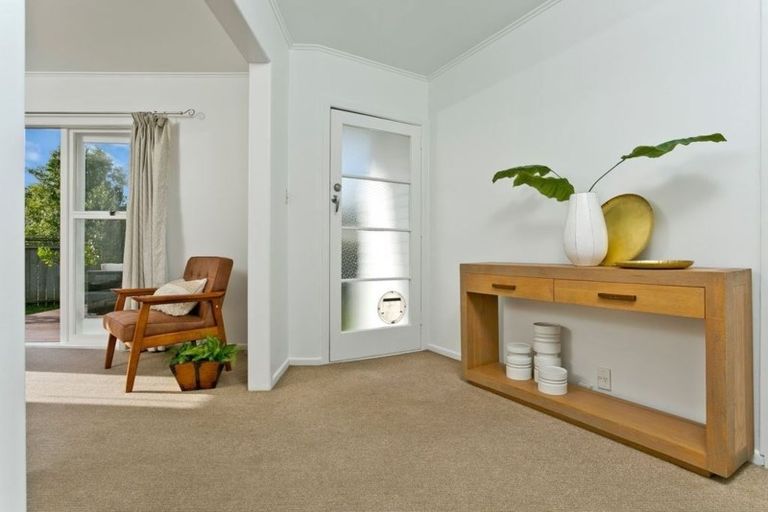 Photo of property in 1/31 Seine Road, Forrest Hill, Auckland, 0620