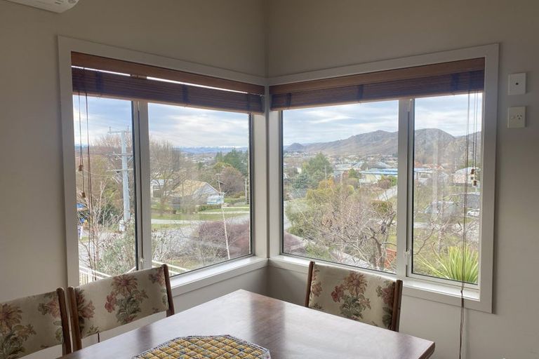 Photo of property in 16 Aronui Road, Bridge Hill, Alexandra, 9320