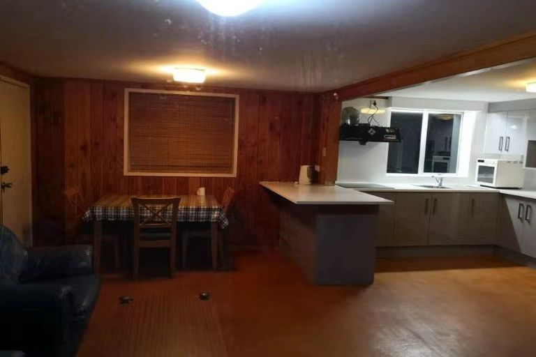 Photo of property in 16 Tyne Road, Forrest Hill, Auckland, 0620