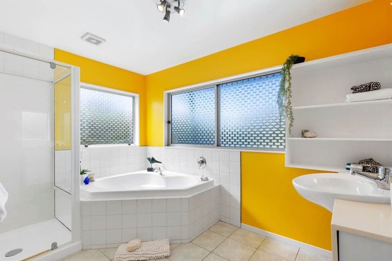 Photo of property in 8 Wiriana Place, Stanmore Bay, Whangaparaoa, 0932