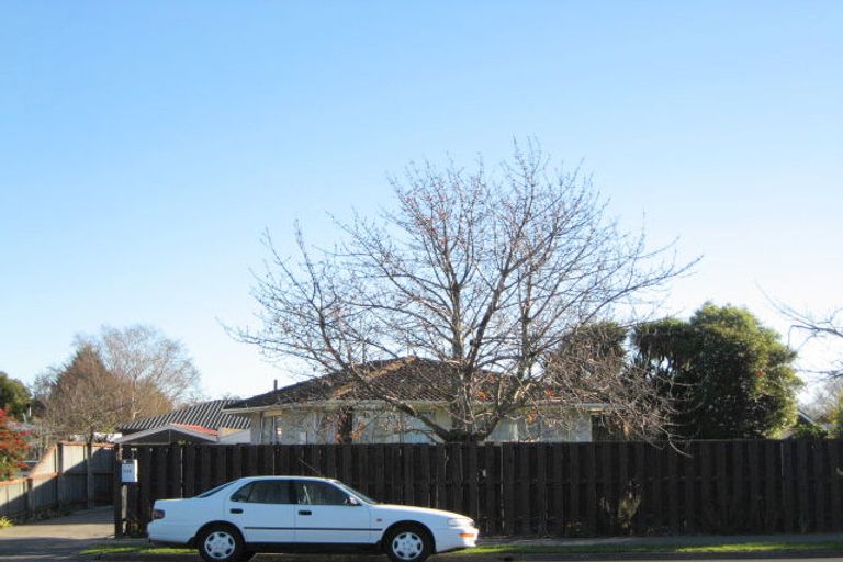 Photo of property in 353 Main North Road, Redwood, Christchurch, 8051