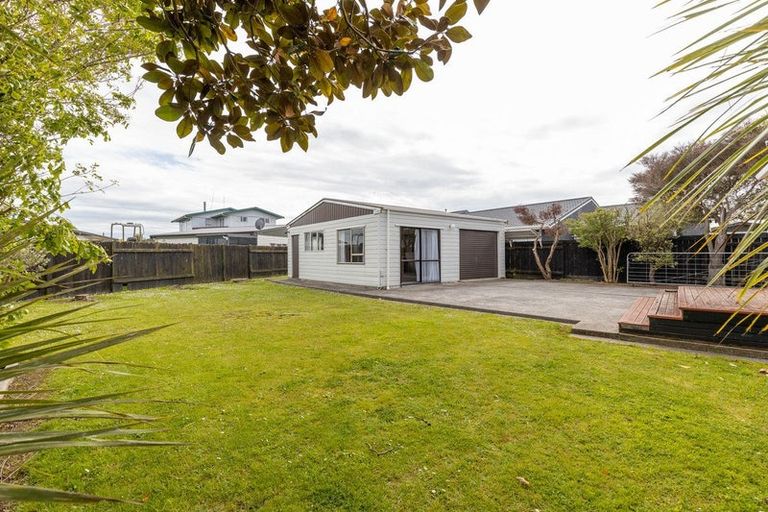 Photo of property in 3 Apollo Parade, Milson, Palmerston North, 4414