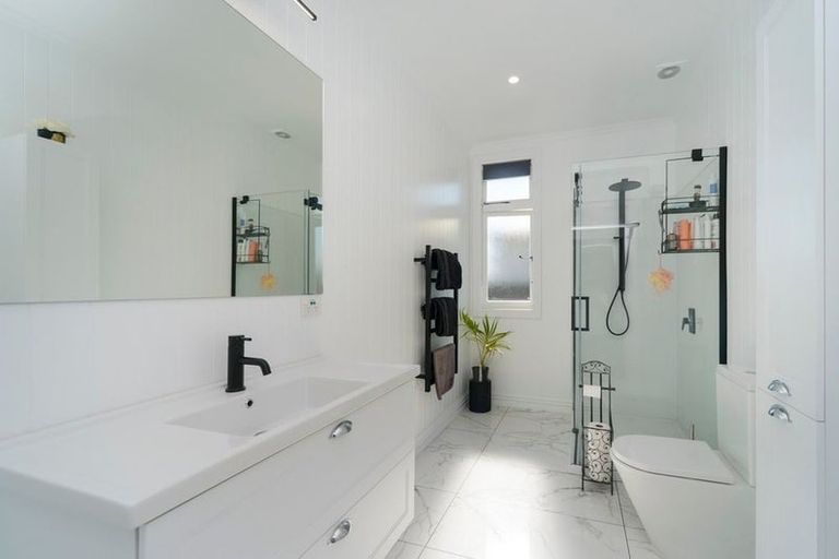 Photo of property in 93 Shamrock Street, Takaro, Palmerston North, 4412