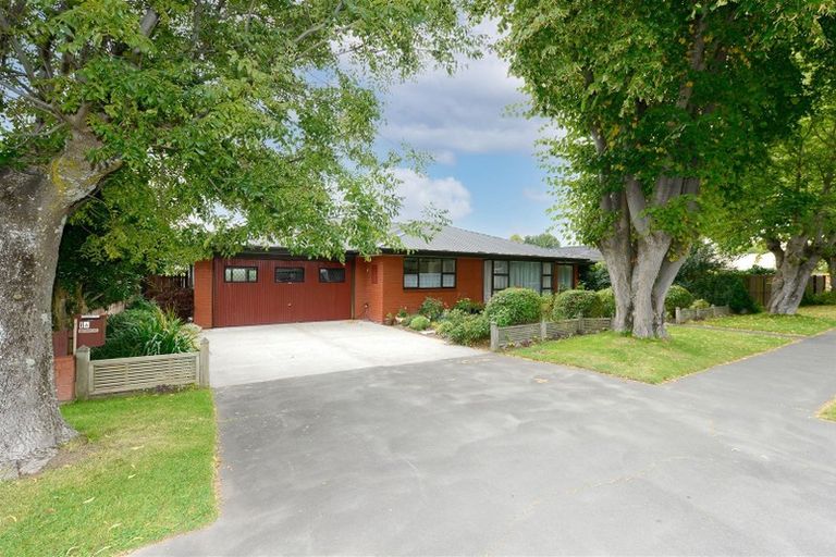 Photo of property in 1 Thorrington Road, Cashmere, Christchurch, 8022