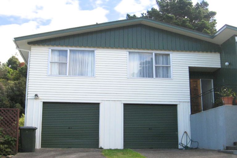Photo of property in 43 Thurleigh Grove, Karori, Wellington, 6012
