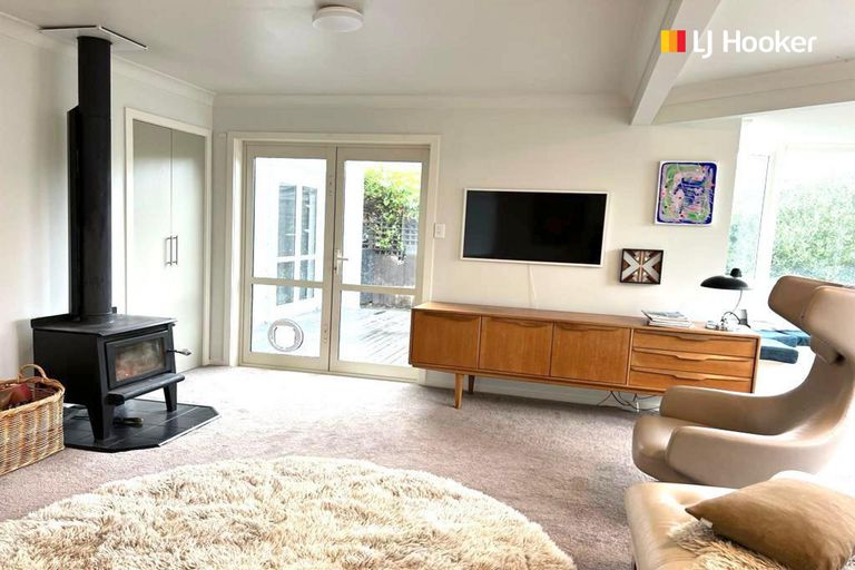 Photo of property in 64 Royal Crescent, Saint Kilda, Dunedin, 9012