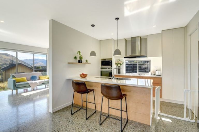 Photo of property in 6 Polperro Court, Jacks Point, Queenstown, 9371