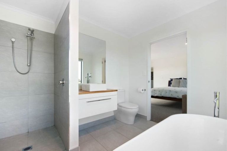 Photo of property in 125 Wharf Road, Clarks Beach, Pukekohe, 2679