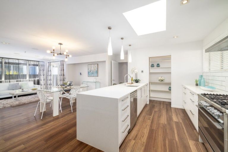 Photo of property in 33 Reginald Street, Burwood, Christchurch, 8083