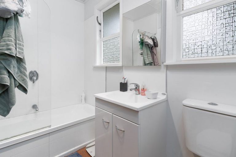 Photo of property in 22 Renall Street, Featherston, 5710