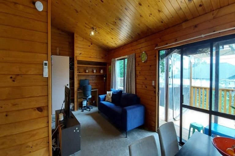 Photo of property in 2/46 Sunnynook Road, Sunnynook, Auckland, 0620