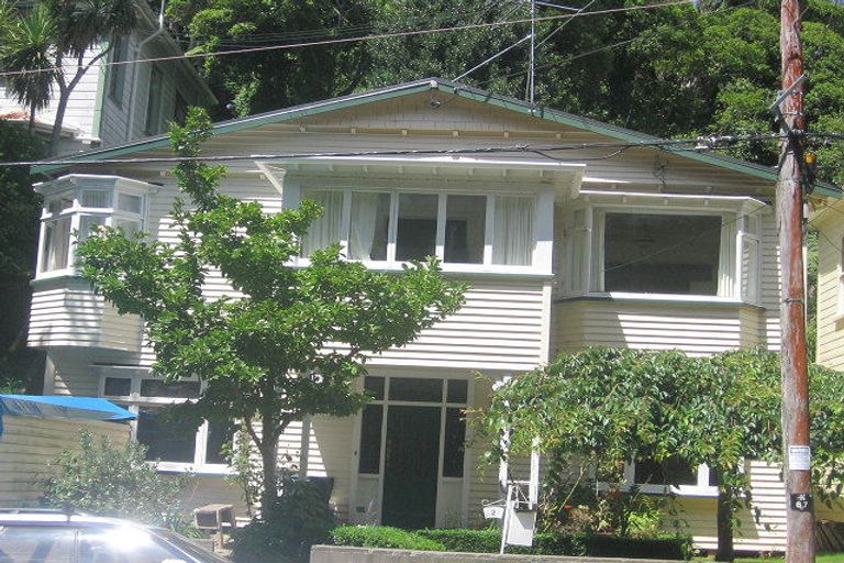 Photo of property in 32 Fairview Crescent, Kelburn, Wellington, 6012