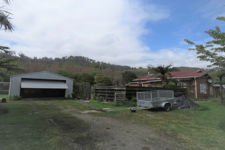 Photo of property in 20 Main Rd Ngakawau, Ngakawau, 7824