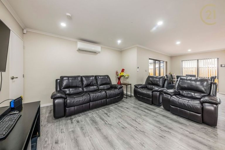 Photo of property in 14 Koroheke Road, Takanini, 2110