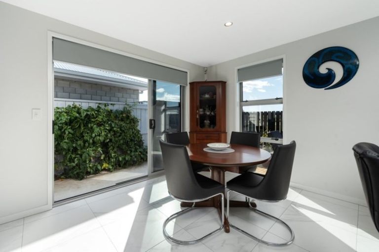 Photo of property in 18 Marion Crescent, Papamoa Beach, Papamoa, 3118