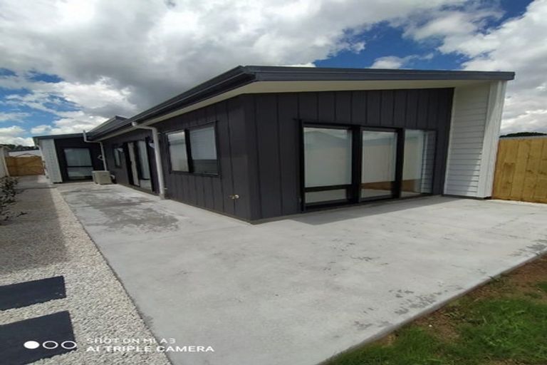 Photo of property in 28 Combat Street, Papakura, 2110