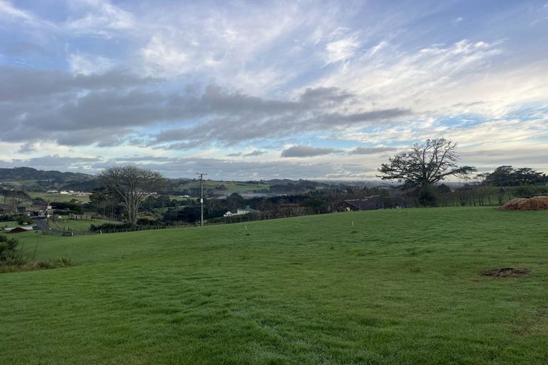 Photo of property in 96 Amreins Road, Waitakere, 0782