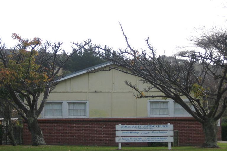 Photo of property in 346 Stokes Valley Road, Stokes Valley, Lower Hutt, 5019